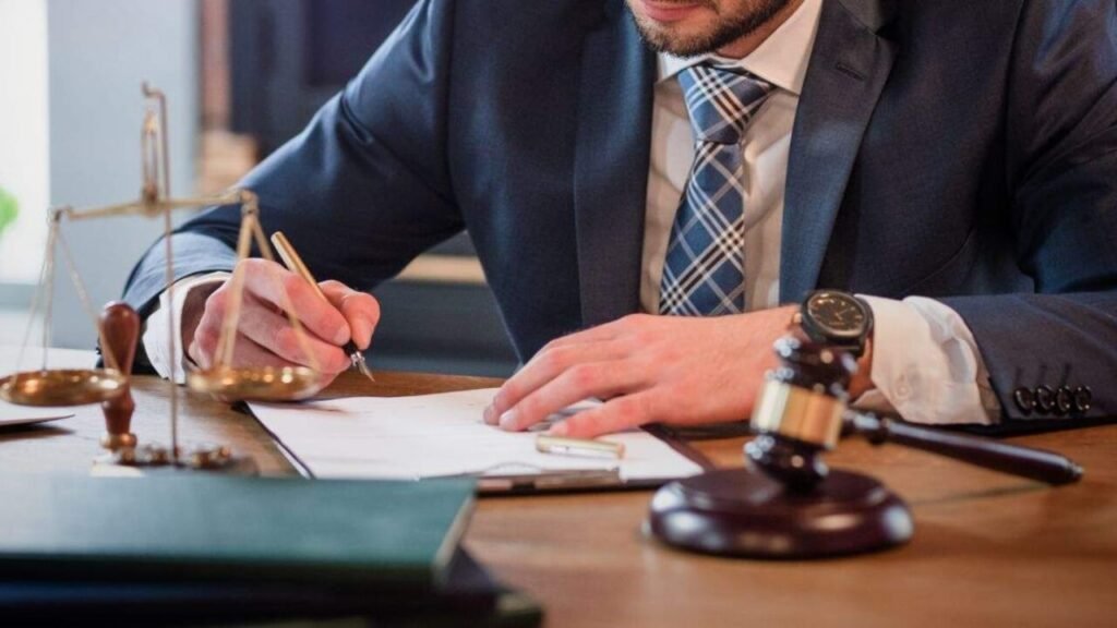 Why You Need a Business Litigation Lawyer in Your Corner business litigation lawyer